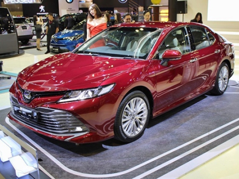 Nhiều xe sang đã về cảng và ra mắt Camry 2019 nhập khẩu